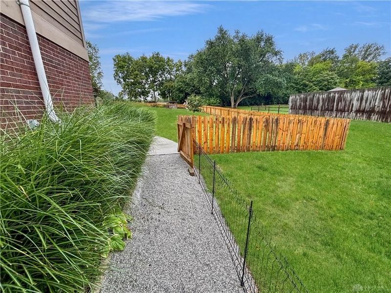 6800 Curtwood Drive, Tipp City, OH 45371 Photo 40