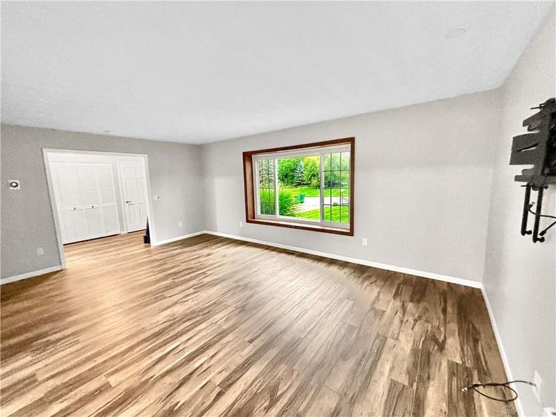 6800 Curtwood Drive, Tipp City, OH 45371 Photo 6