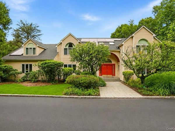 48 Random Farms Circle, Chappaqua, NY 10514