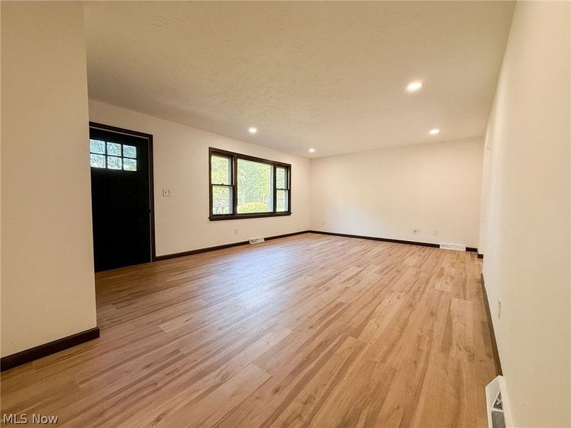 266 Corriedale Drive, Cortland, OH 44410 Photo 6