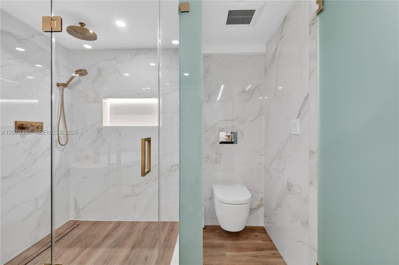 2301 Collins Ave, Unit 415, Miami Beach, FL 33139 Photo