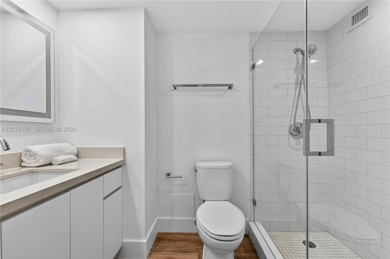 2301 Collins Ave, Unit 415, Miami Beach, FL 33139 Photo