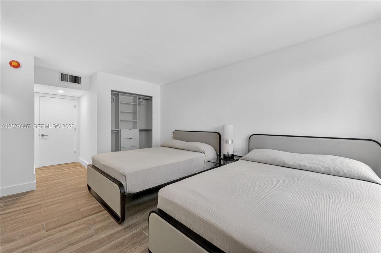 2301 Collins Ave, Unit 415, Miami Beach, FL 33139 Photo