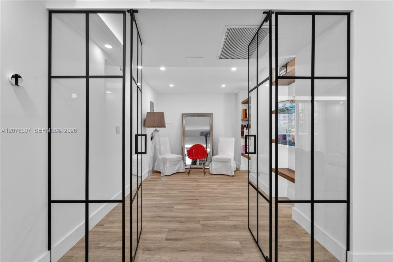 2301 Collins Ave, Unit 415, Miami Beach, FL 33139 Photo