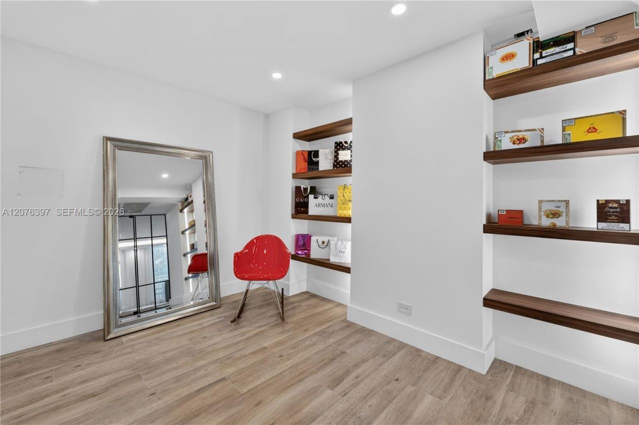 2301 Collins Ave, Unit 415, Miami Beach, FL 33139 Photo