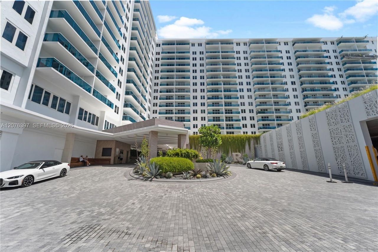2301 Collins Ave, Unit 415, Miami Beach, FL 33139 Photo