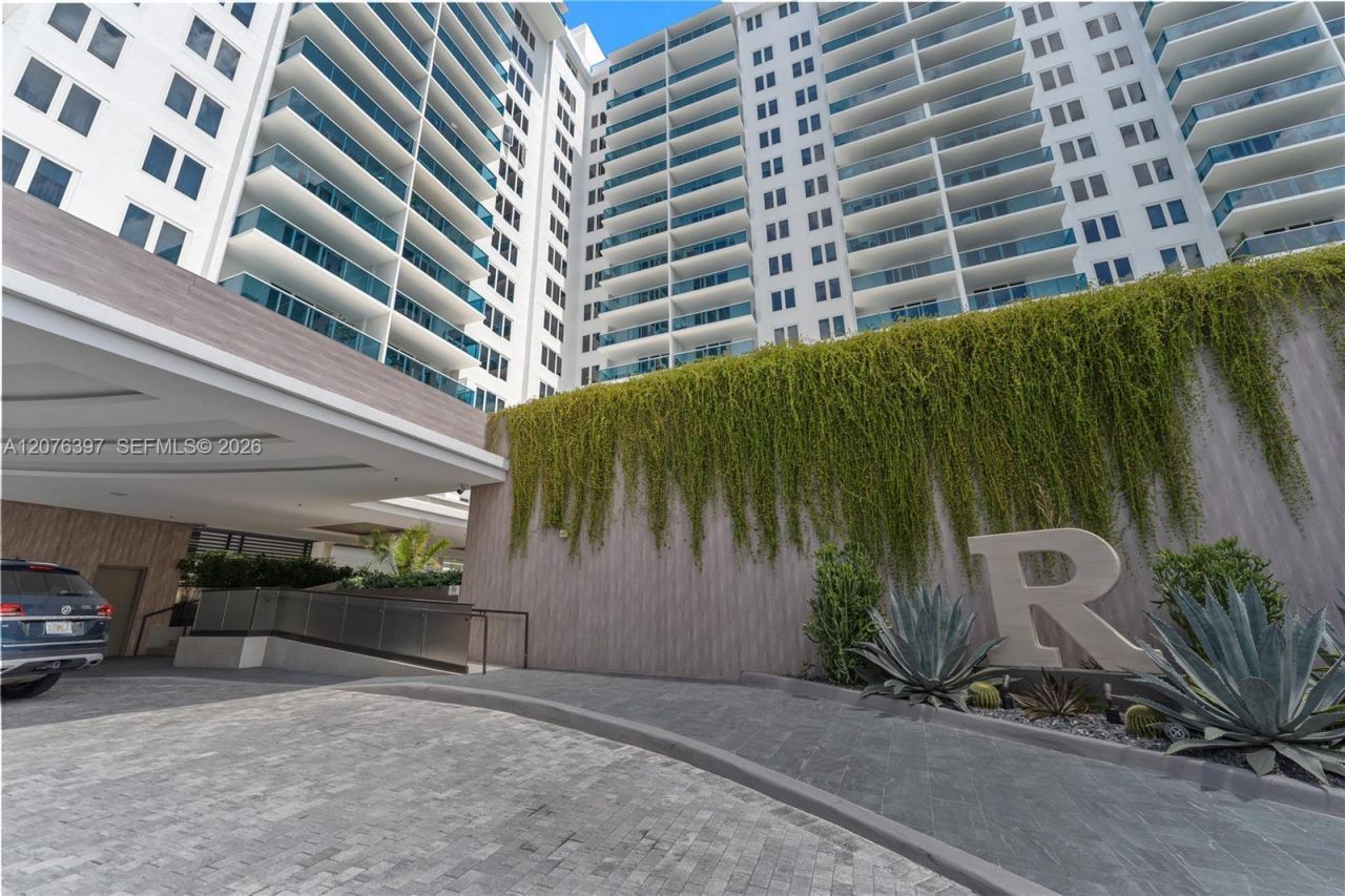 2301 Collins Ave, Unit 415, Miami Beach, FL 33139 Photo