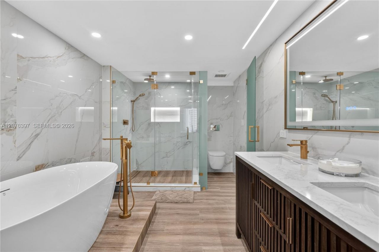 2301 Collins Ave, Unit 415, Miami Beach, FL 33139 Photo