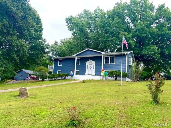 3307 Highway Mm , Hannibal, MO 63401