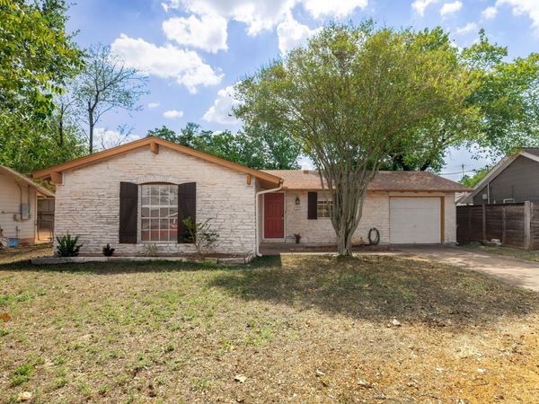 211 E Lisa DR, Austin, TX 78752