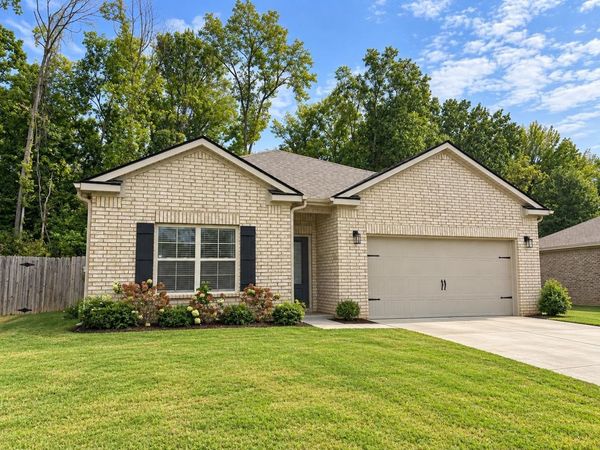 330 COLONIAL HEIGHTS DR, Munford, TN 38058