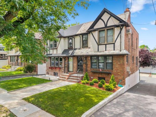 1241 Rhinelander Avenue , Bronx, NY 10461
