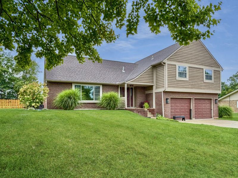 6800 Curtwood Drive, Tipp City, OH 45371 Photo 1