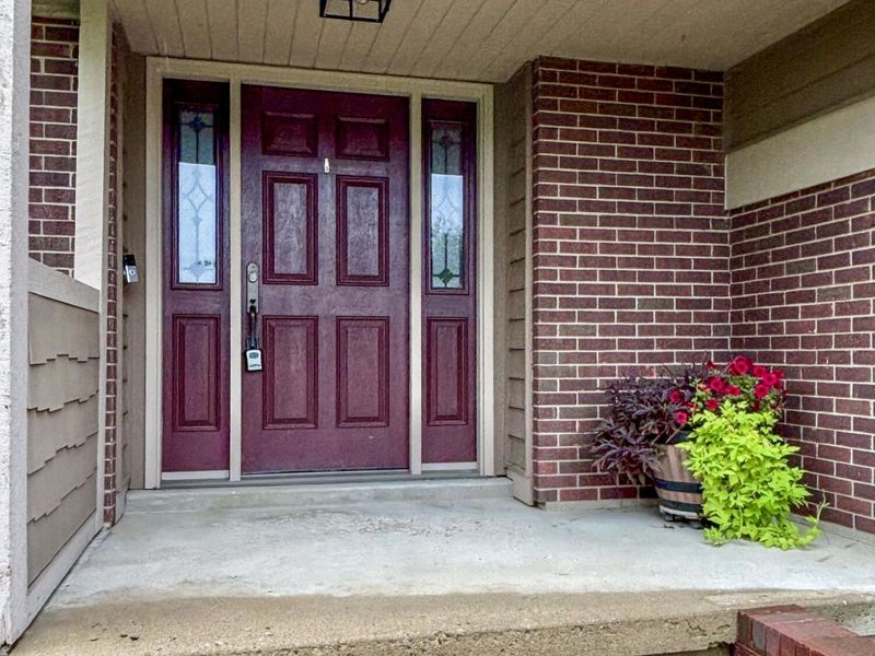 6800 Curtwood Drive, Tipp City, OH 45371 Photo 3