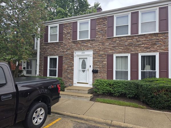 1866 Wellington Place , Hoffman Estates, IL 60169