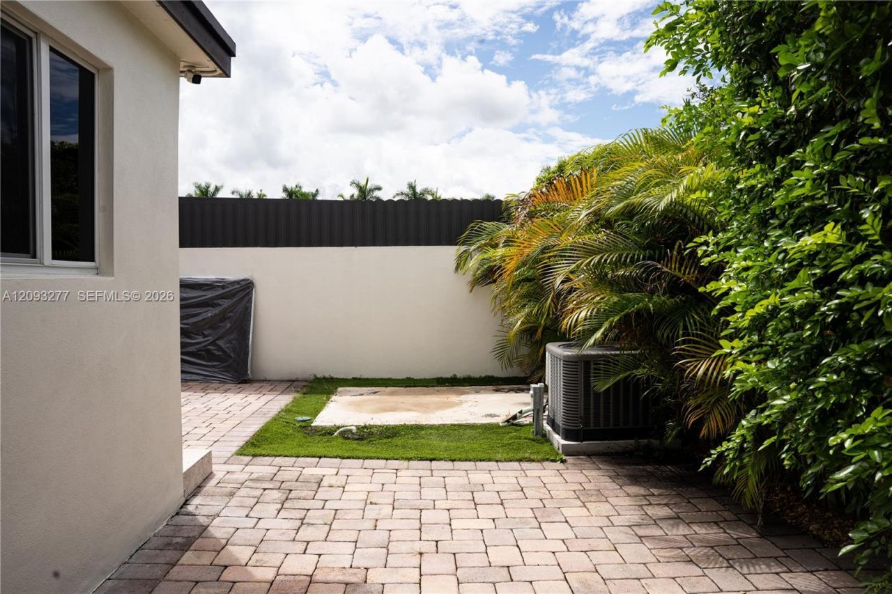 Please Call For Address, Miami, FL 33175 Photo