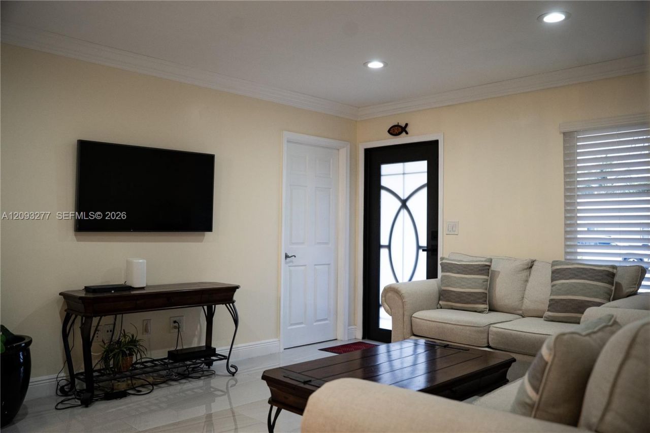 Please Call For Address, Miami, FL 33175 Photo