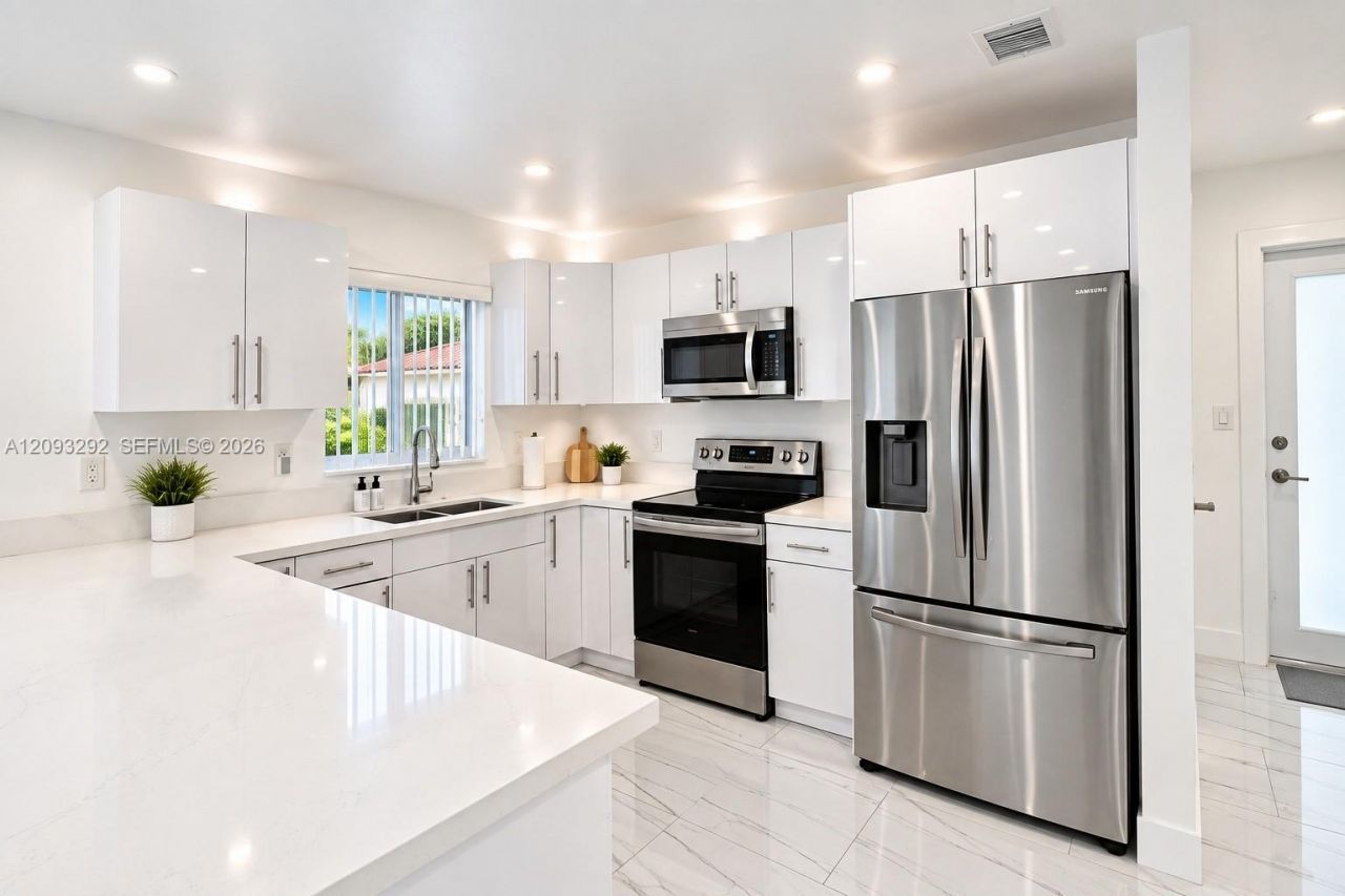 798 W 31st St, Hialeah, FL 33012 Photo