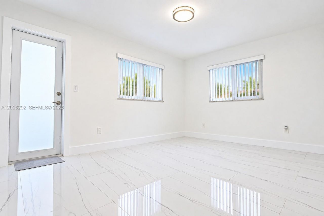 798 W 31st St, Hialeah, FL 33012 Photo