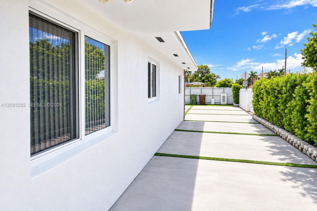798 W 31st St, Hialeah, FL 33012 Photo