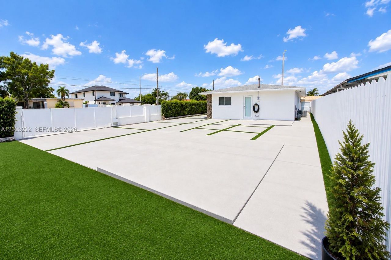 798 W 31st St, Hialeah, FL 33012 Photo