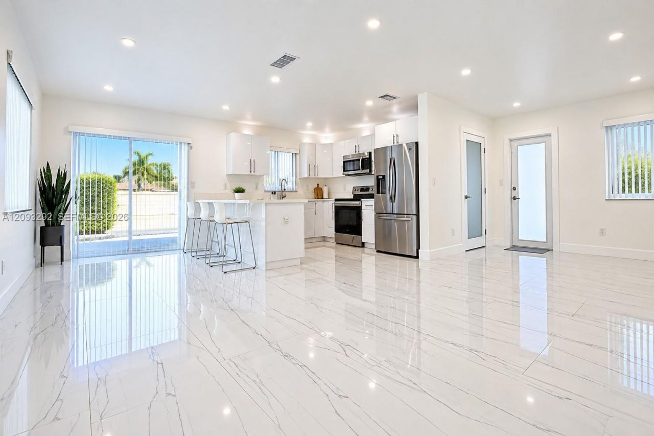 798 W 31st St, Hialeah, FL 33012 Photo