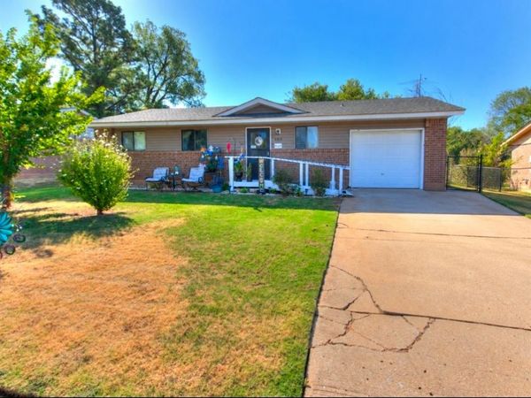 604 Meadowlake Drive, Noble, OK 73068