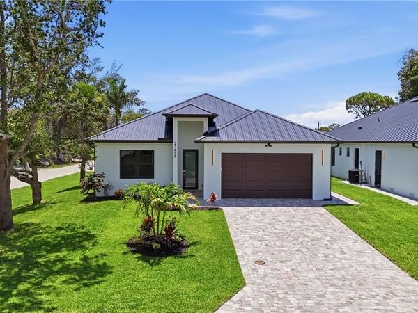27659 Franklin ST, BONITA SPRINGS, FL 34134