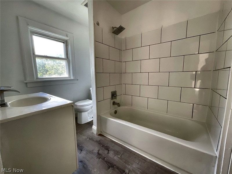 131 E Ido Avenue, Akron, OH 44301 Photo 14