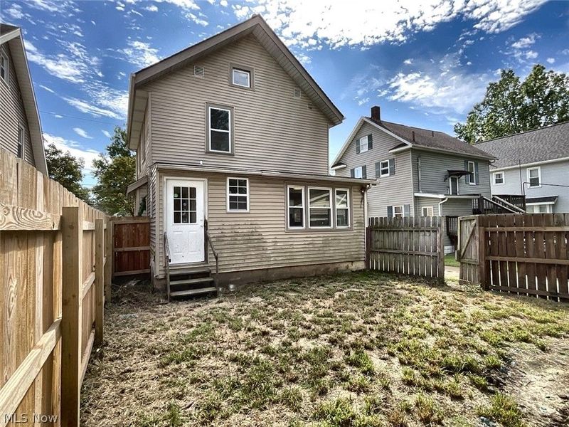 131 E Ido Avenue, Akron, OH 44301 Photo 3