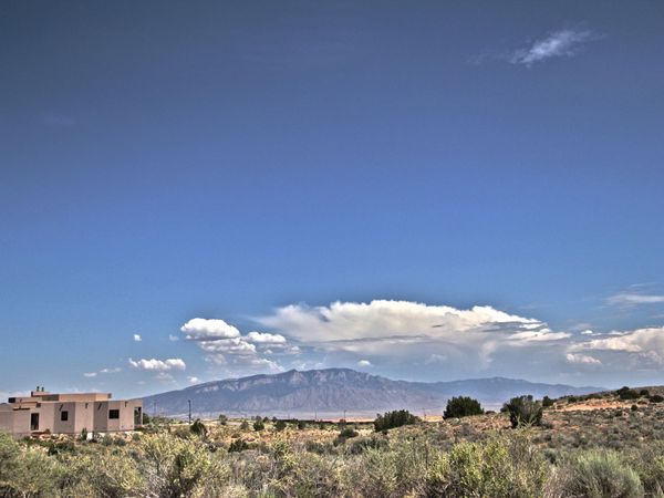 5725 Highland Meadows Drive NE, Rio Rancho, NM 87144