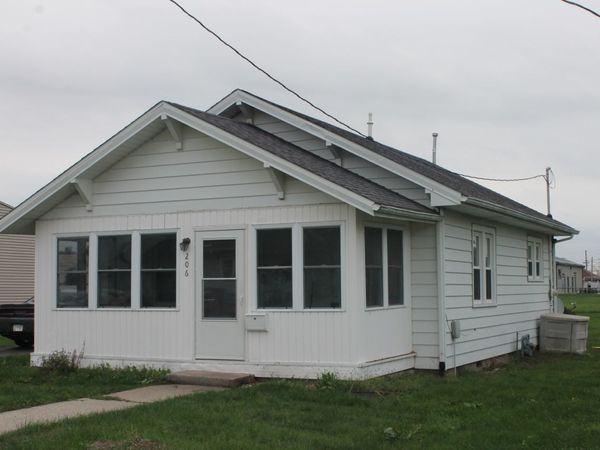 206 S Spring Street , Geneseo, IL 61254