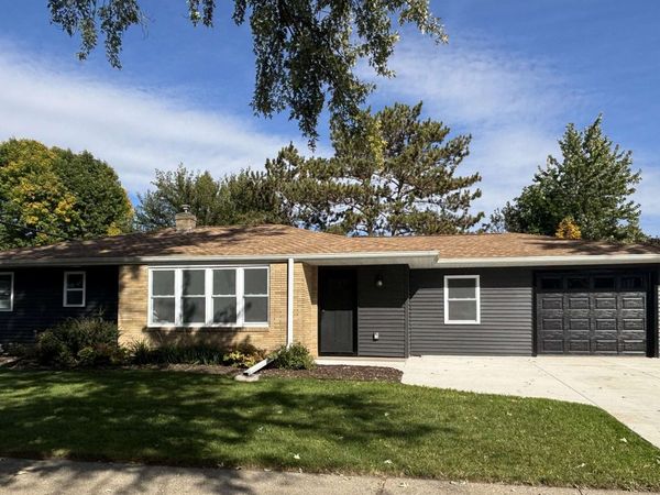 828 N Harmony Drive, Janesville, WI 53545