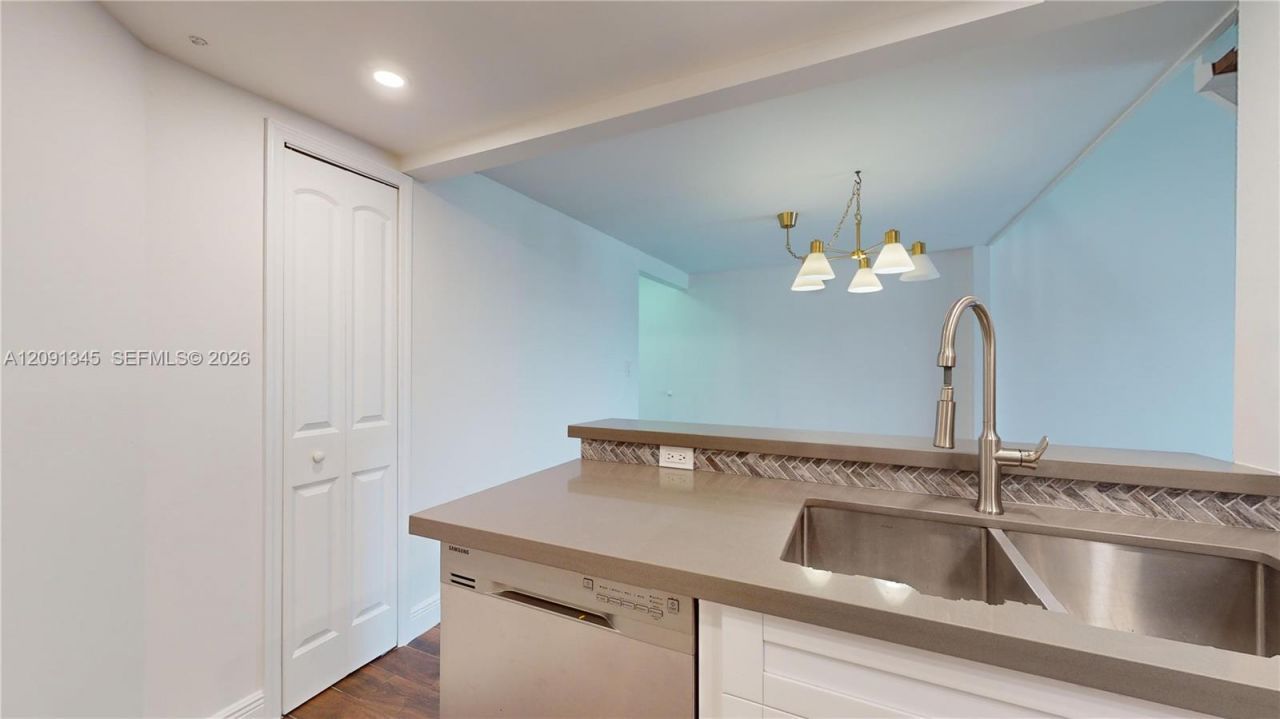 10257 NW 9th St Cir , Unit 206-10, Miami, FL 33172 Photo
