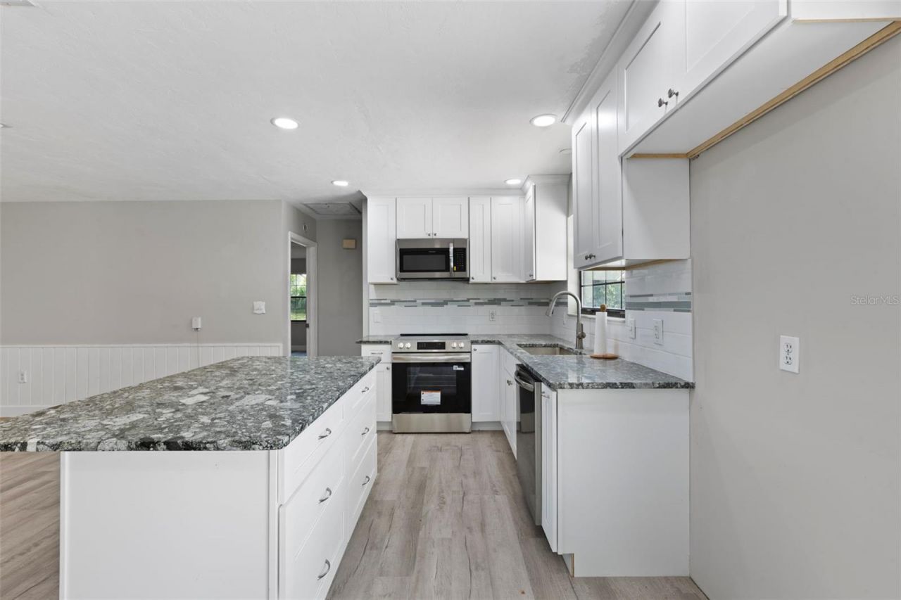 1869 SW 32nd Place, Bell, FL 32619 Photo