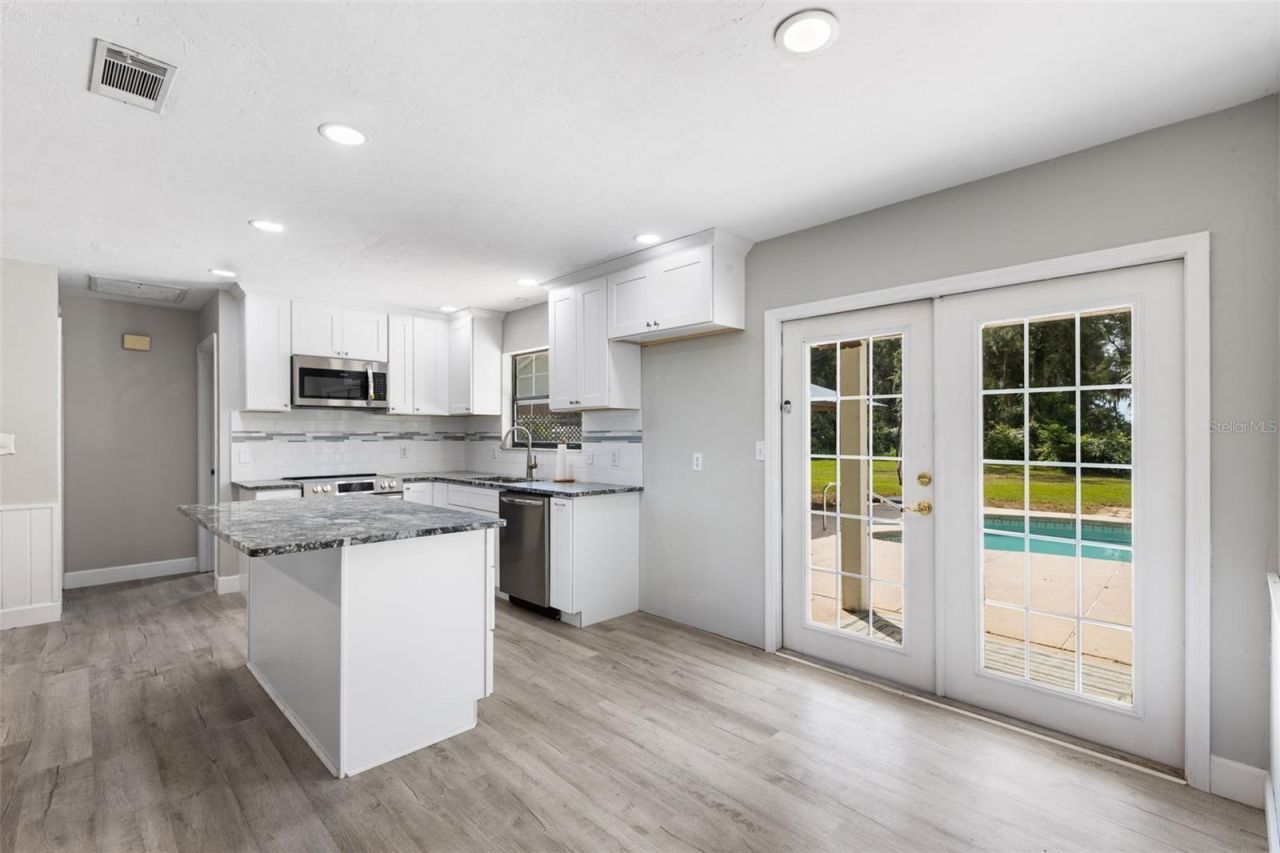 1869 SW 32nd Place, Bell, FL 32619 Photo