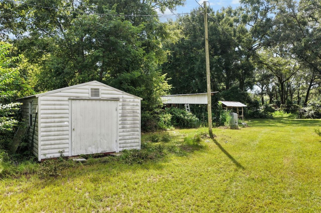 1869 SW 32nd Place, Bell, FL 32619 Photo