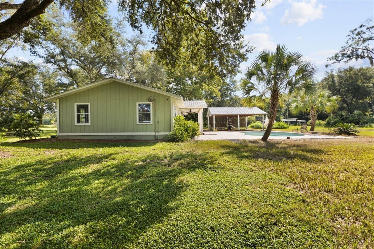 1869 SW 32nd Place, Bell, FL 32619 Photo
