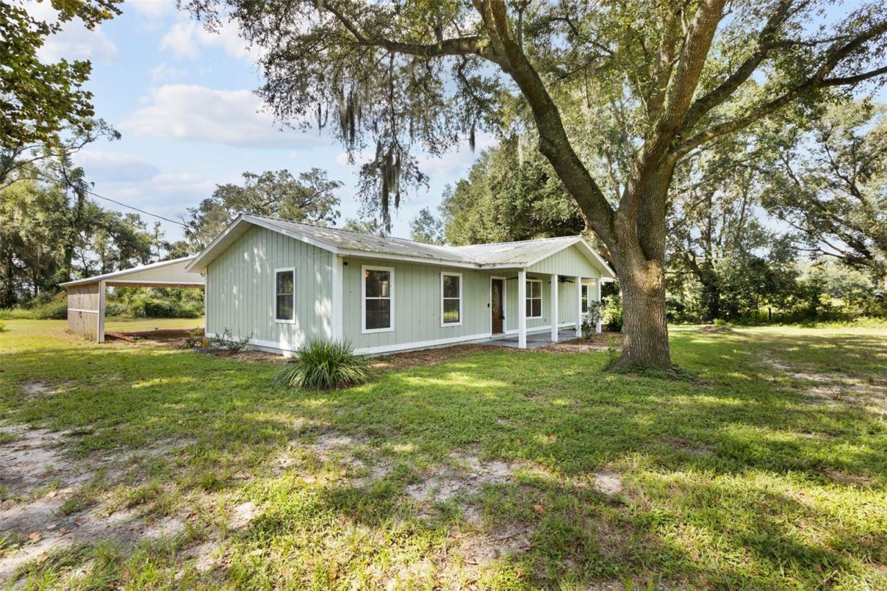1869 SW 32nd Place, Bell, FL 32619 Photo