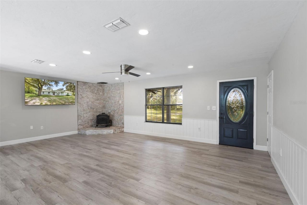 1869 SW 32nd Place, Bell, FL 32619 Photo