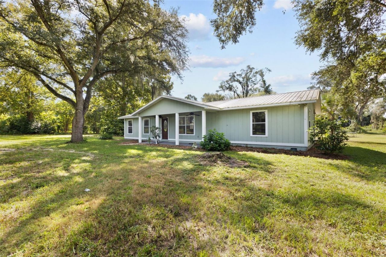 1869 SW 32nd Place, Bell, FL 32619 Photo
