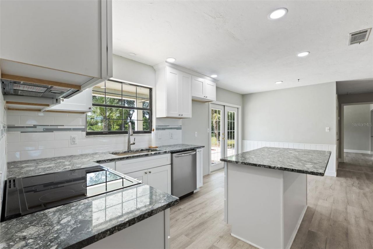 1869 SW 32nd Place, Bell, FL 32619 Photo