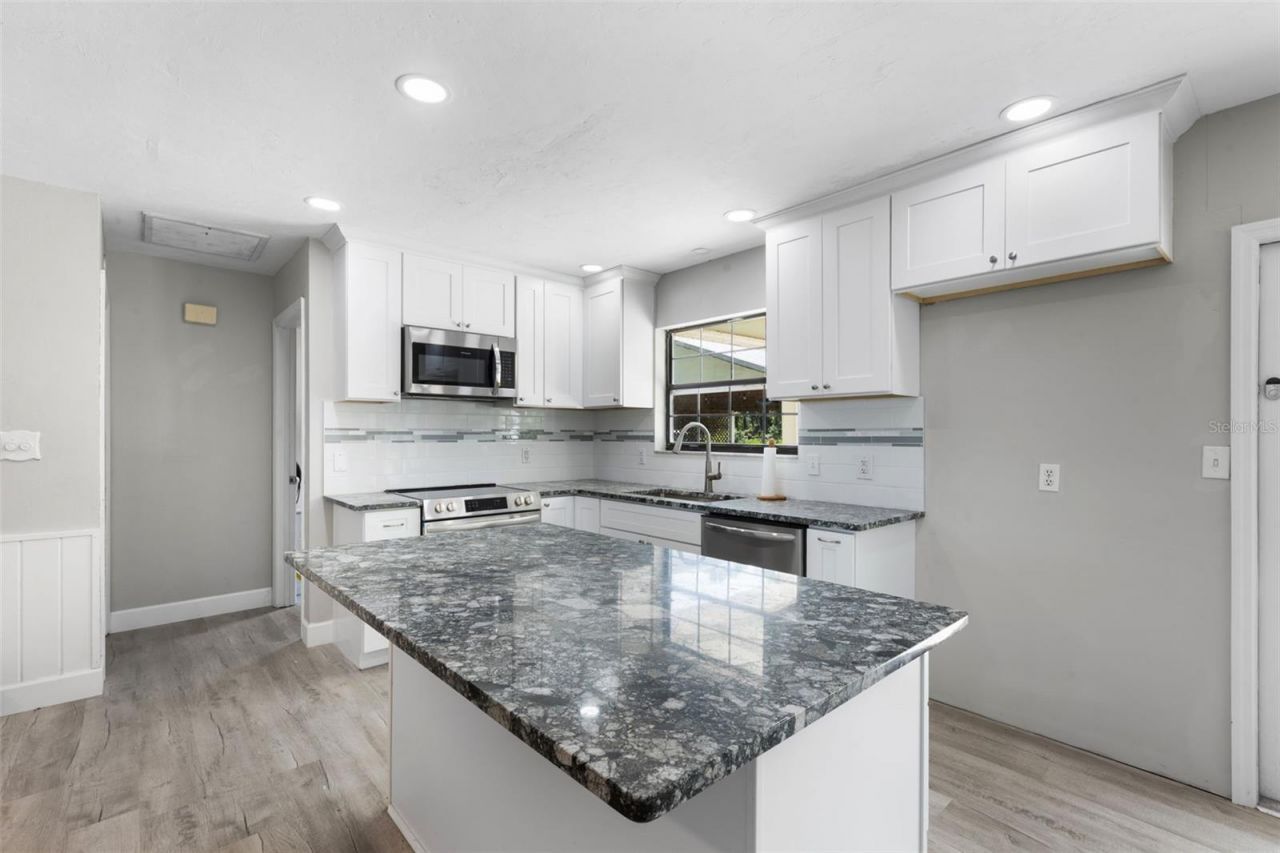 1869 SW 32nd Place, Bell, FL 32619 Photo