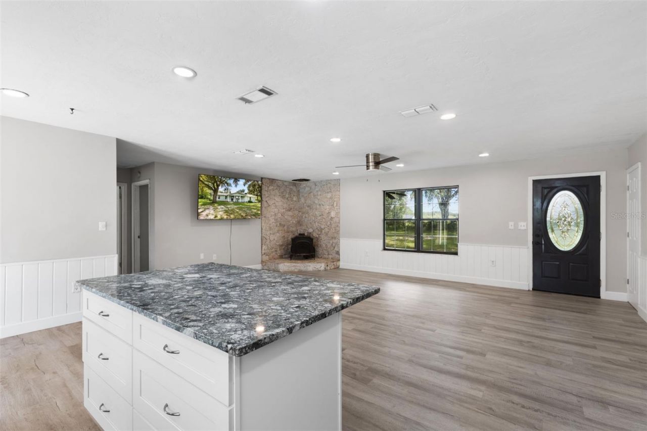 1869 SW 32nd Place, Bell, FL 32619 Photo