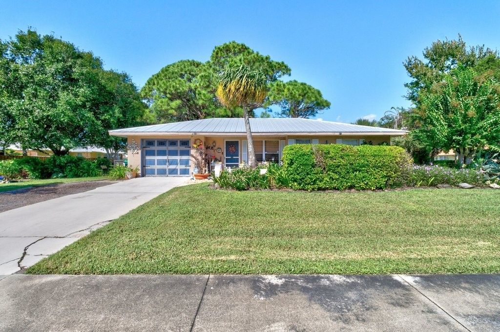 692 Barber Street, Sebastian, FL 32958 Photo