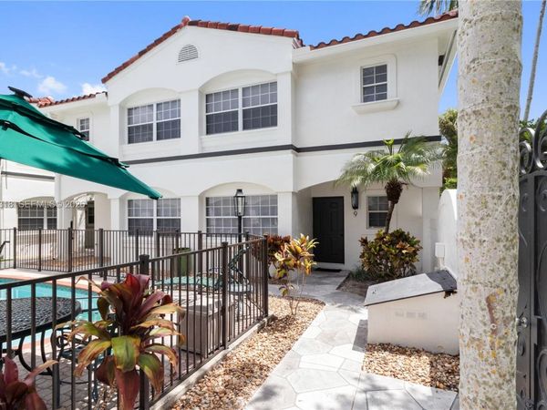 801 NE 1st St, Unit 9, Fort Lauderdale, FL 33301