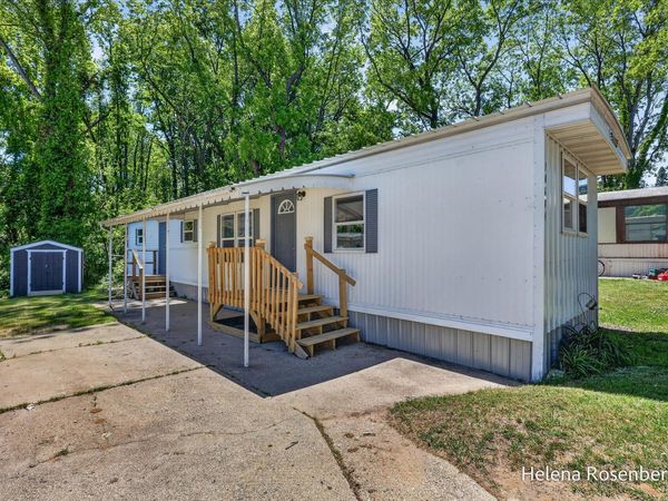 10604 Peachtree Street, Plainwell, MI 49080