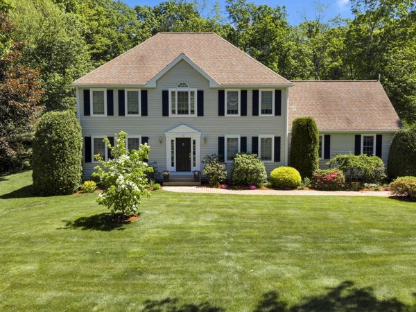 14 Old Towne Way, Sturbridge, MA 01518