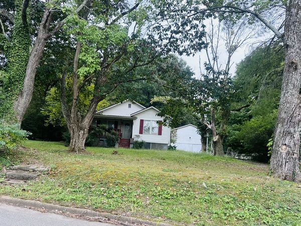 313 Oak Street , Athens, TN 37303