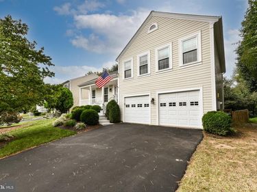 56 MCPHERSON CIRCLE, STERLING, VA 20165